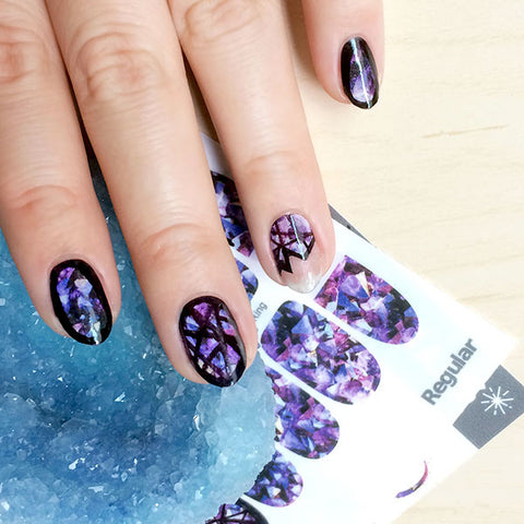 Trending: Geometric Nails