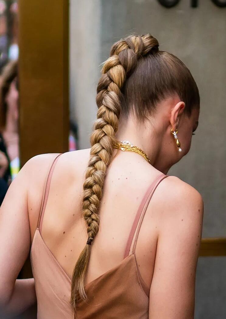 Gigi Hadid's Chunky Beach Braid